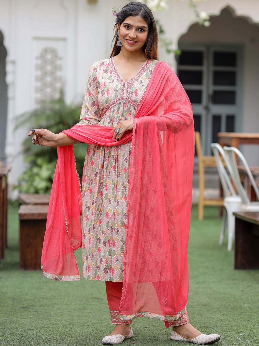 

DOISA Geometric Printed Pure Cotton Kurta With Trousers & Dupatta, Cream