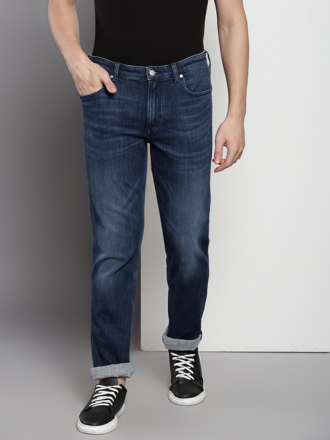 

Calvin Klein Jeans Men Body Light Fade Whiskers & Chevrons Stretchable Jeans, Blue