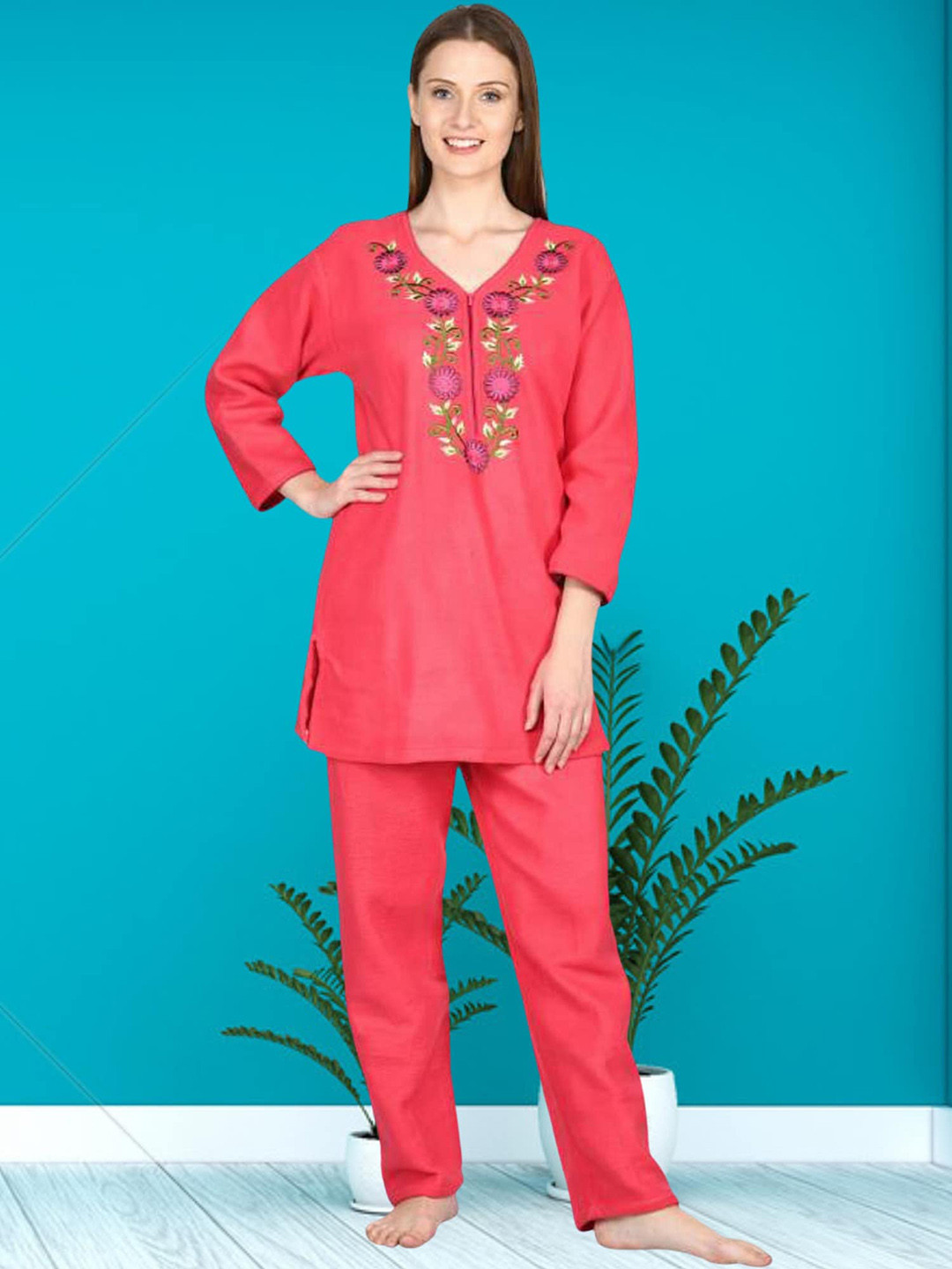 

Noty Embroidered Fleece Night suit, Pink