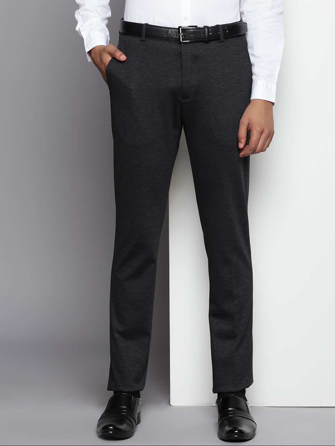 

Tommy Hilfiger Men Textured Mid-Rise Formal Trousers, Charcoal