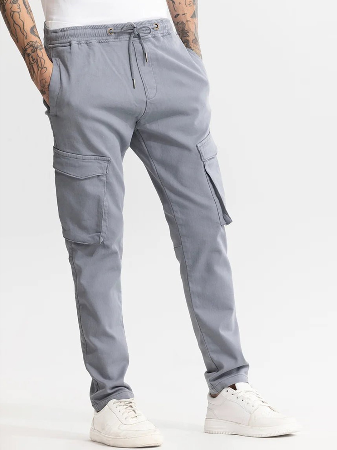 

Snitch Men Smart Loose Fit Mid-Rise Cargo Trouser, Grey