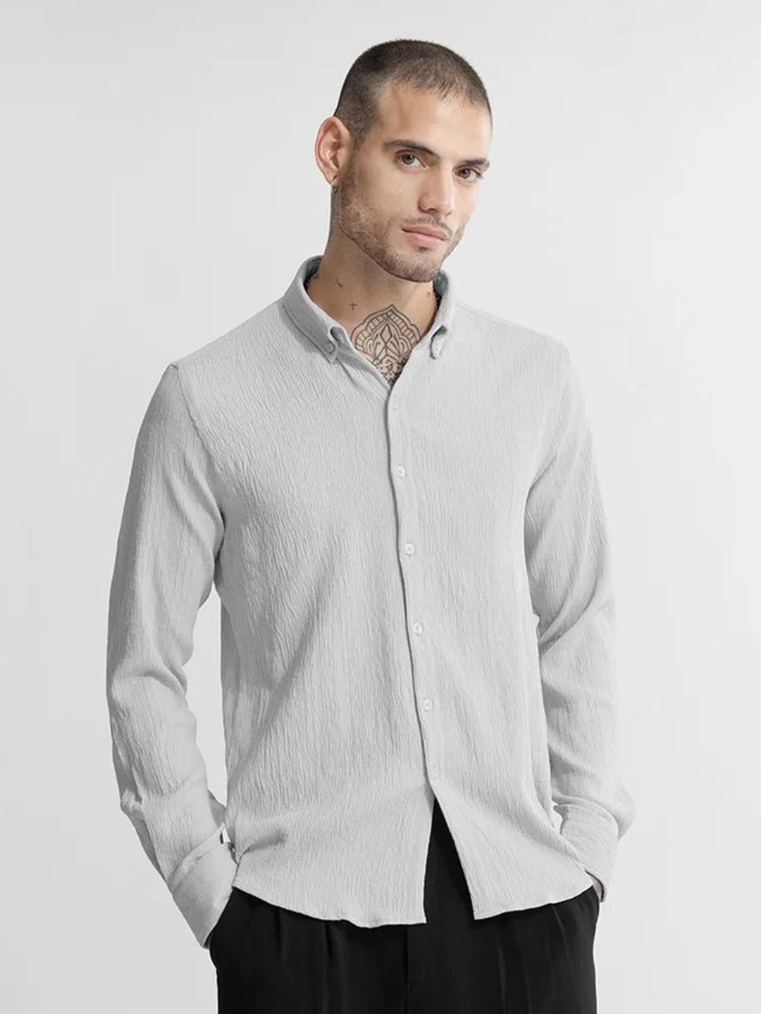 

Snitch Grey Classic Slim Fit Button-Down Collar Self Design Casual Shirt