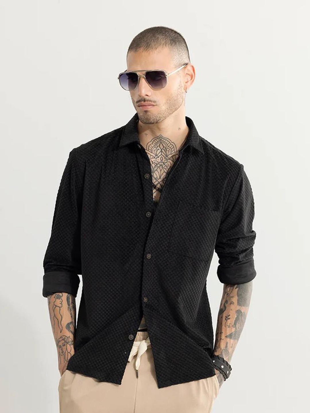 

Snitch Black Classic Slim Fit Textured Self Design Spread Collar Casual Shirt
