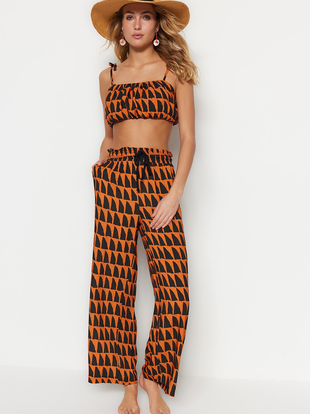

Trendyol Printed Shoulder Strapped Top With Palazzos, Black
