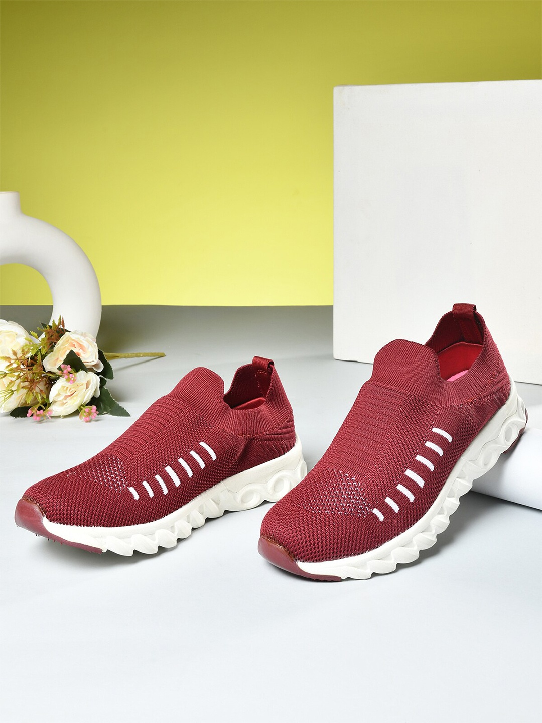 IMPAKTO Women Mesh Running Shoes, Red