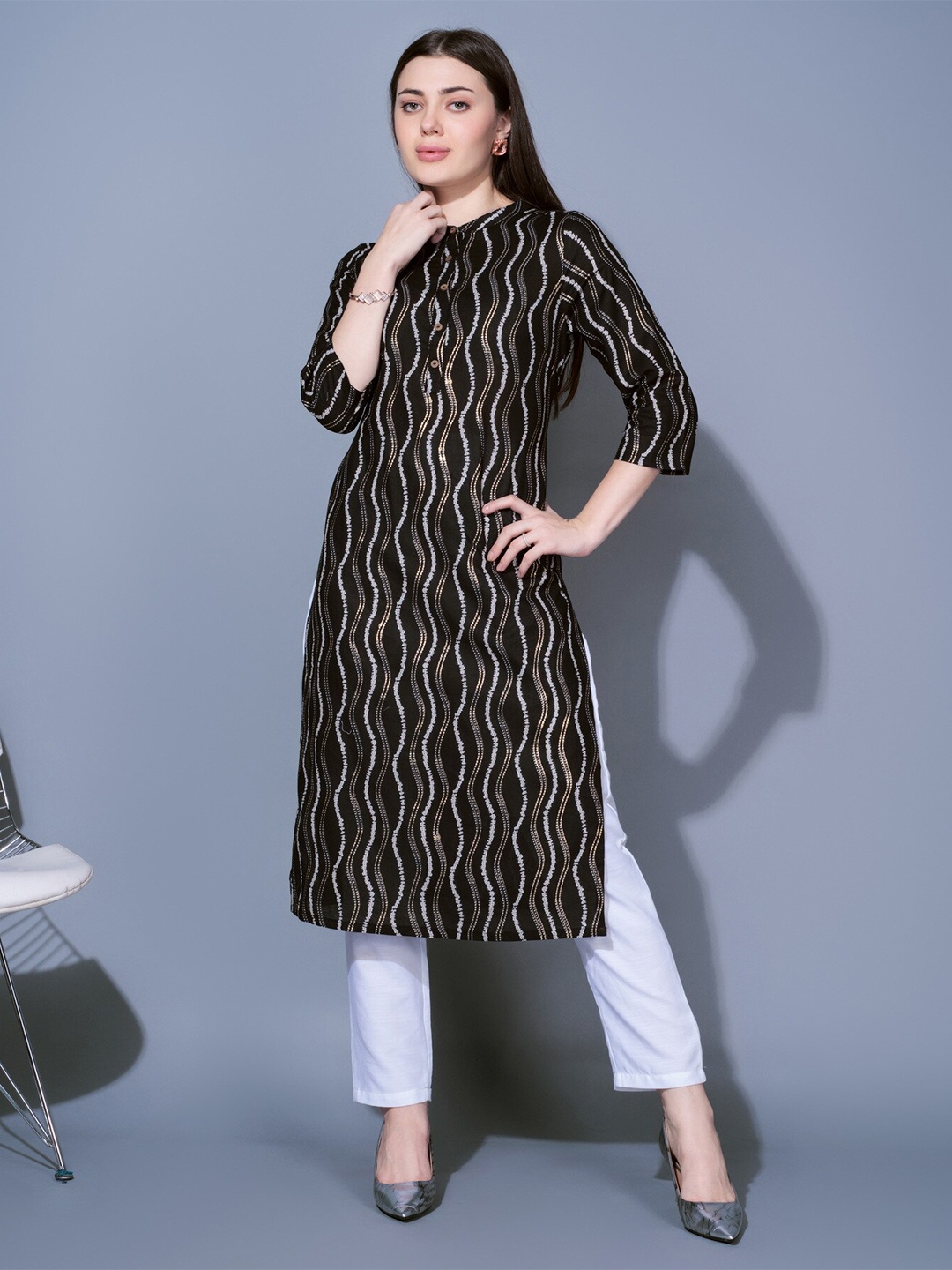 

soan Abstract Foil Printed Band Collar Cotton Straight Kurta, Black