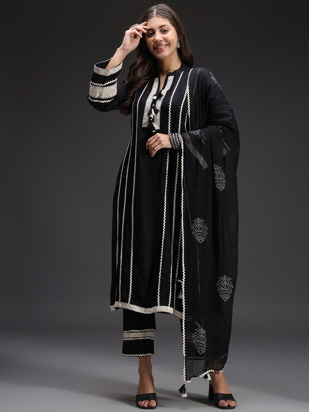 

HEEPOSH Embroidered Thread Work With Lace Detailing Kurta With Trousers & Dupatta, Black
