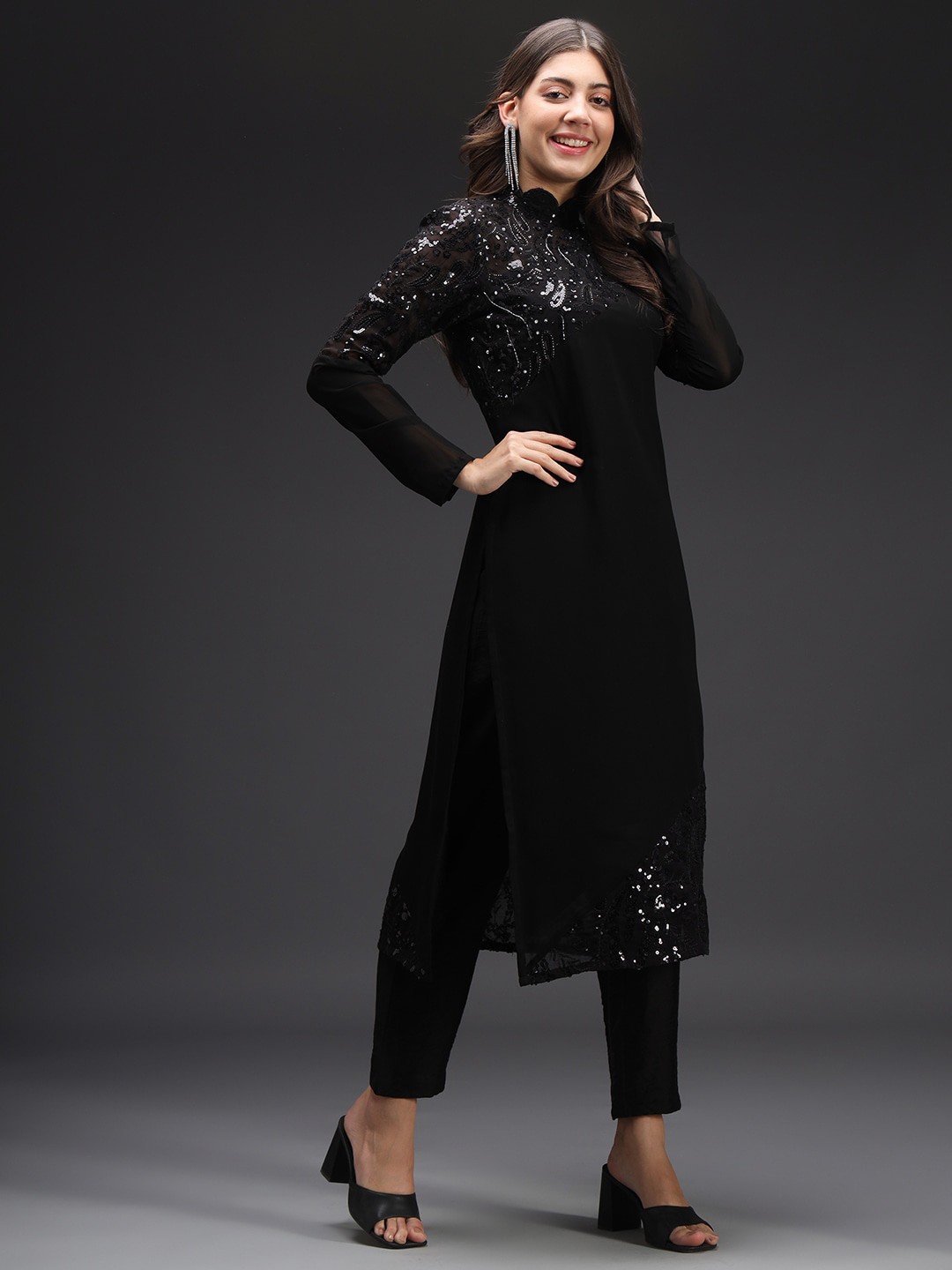 

HEEPOSH Embellished Sequinned Kurta With Trousers & Dupatta, Black