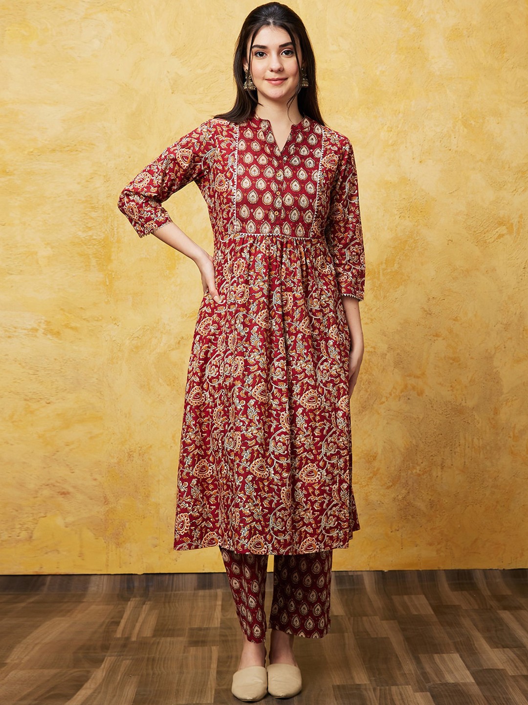

Globus Maroon Ethnic Motifs Printed Band Collar Pure Cotton Kurta with Trousers