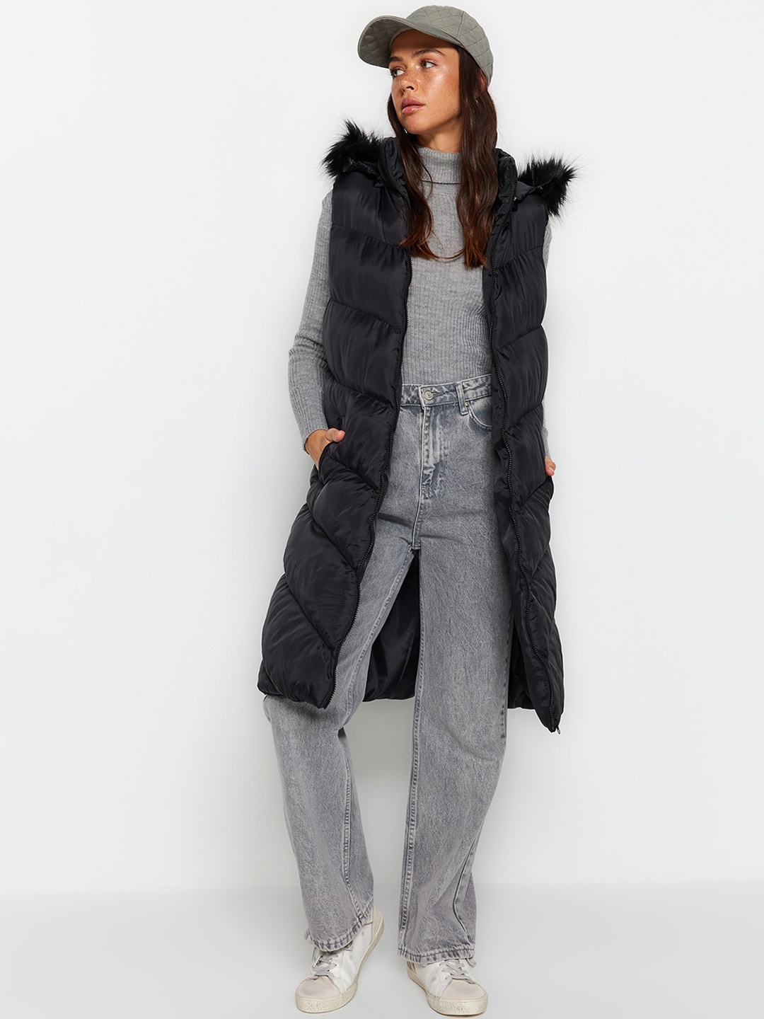 

Trendyol Woven Hooded Sleeveless Longline Puffer Jacket, Black