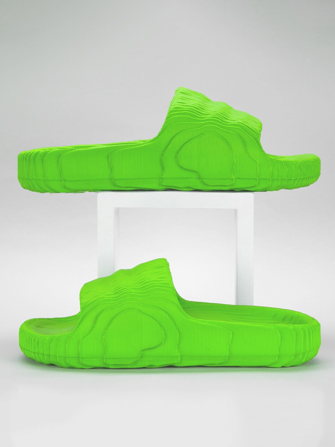 

Atom Men Textured Open Toe Sliders, Green