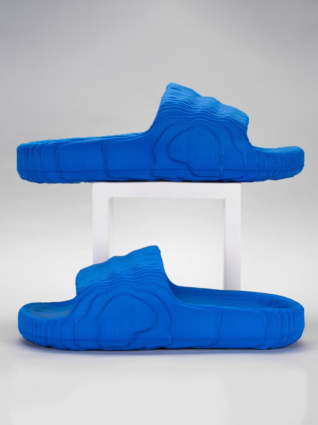 

Atom Men Textured Rubber Sliders, Blue