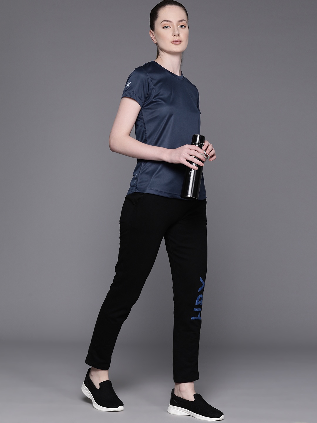 

HRX by Hrithik Roshan Women Rapid-Dry Training T-shirt with Reflective Detail, Navy blue
