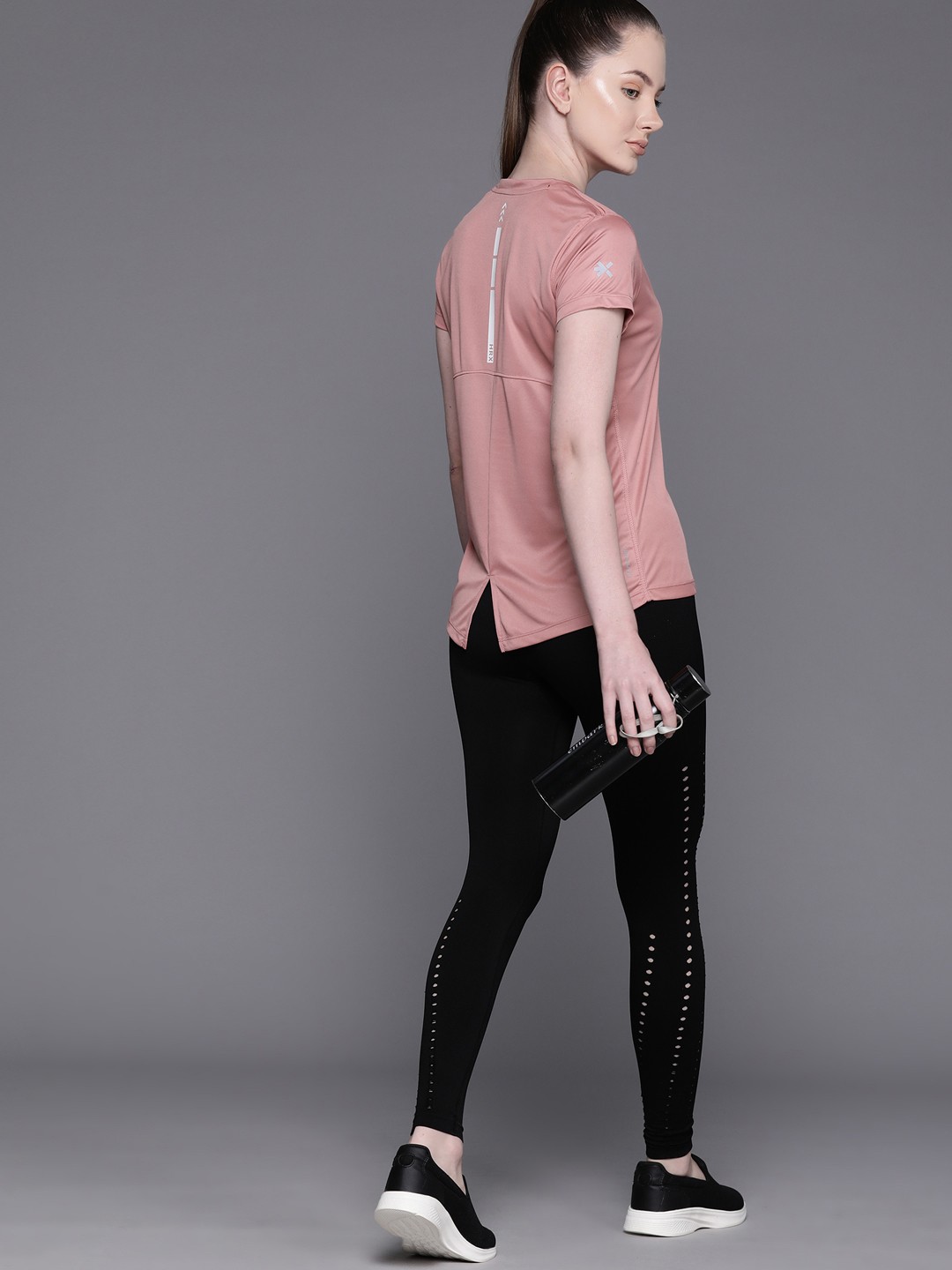 

HRX by Hrithik Roshan Back-Slit Detailed Rapid-Dry Training T-shirt, Rose