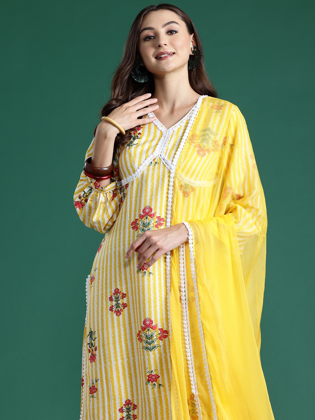 

Sangria Floral Print Kurta with Trousers & Dupatta, Yellow