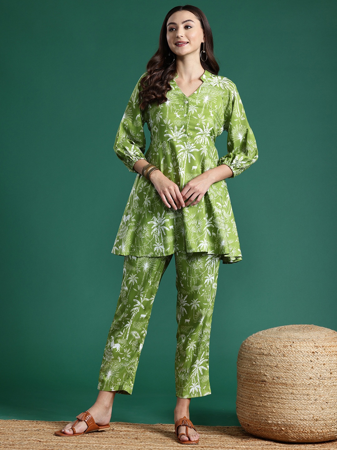 

Sangria Floral Print Tie-Up Kurta with Trousers, Green