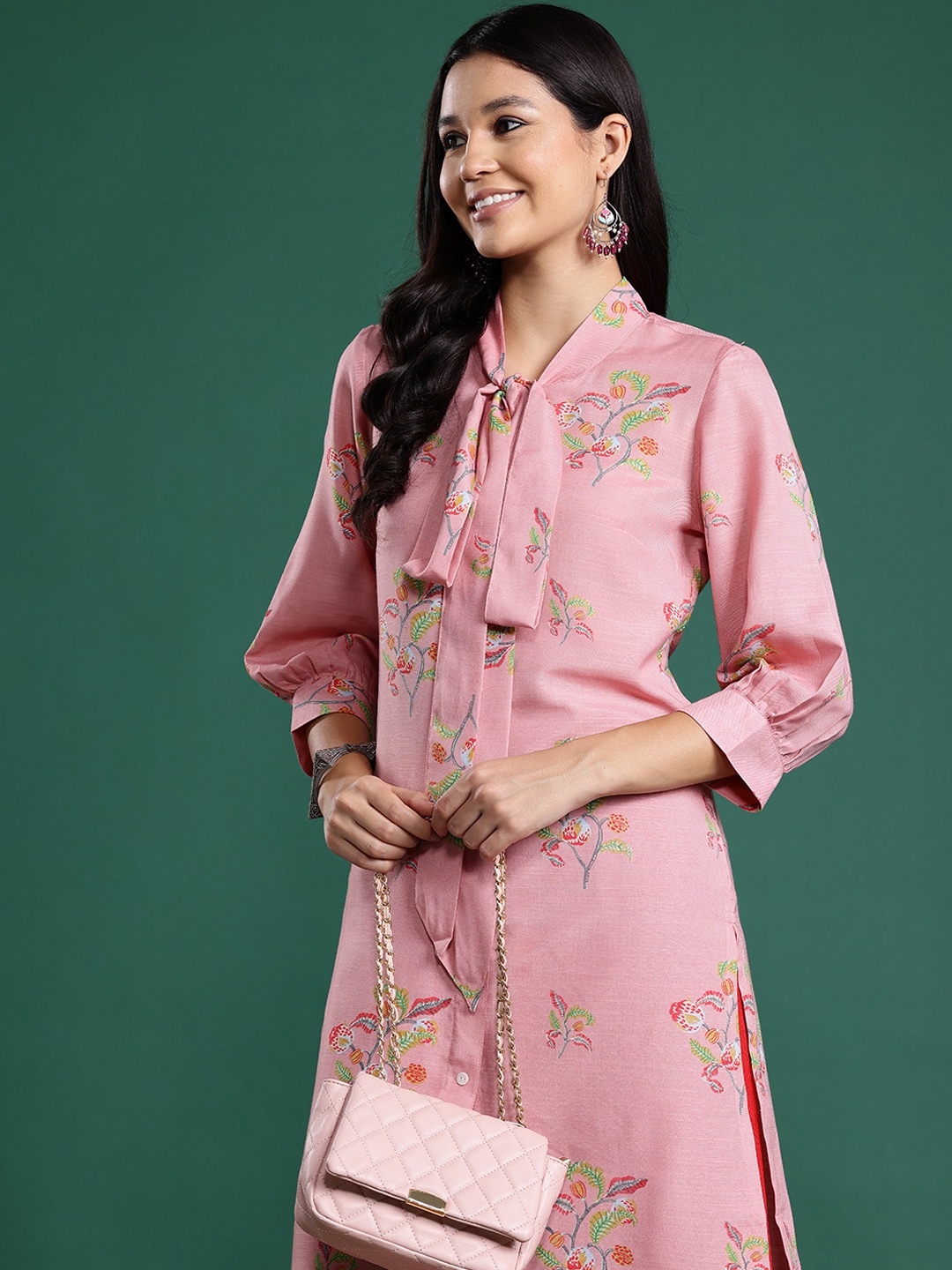

Sangria Tie Up Neck Floral Printed Straight Kurta, Pink