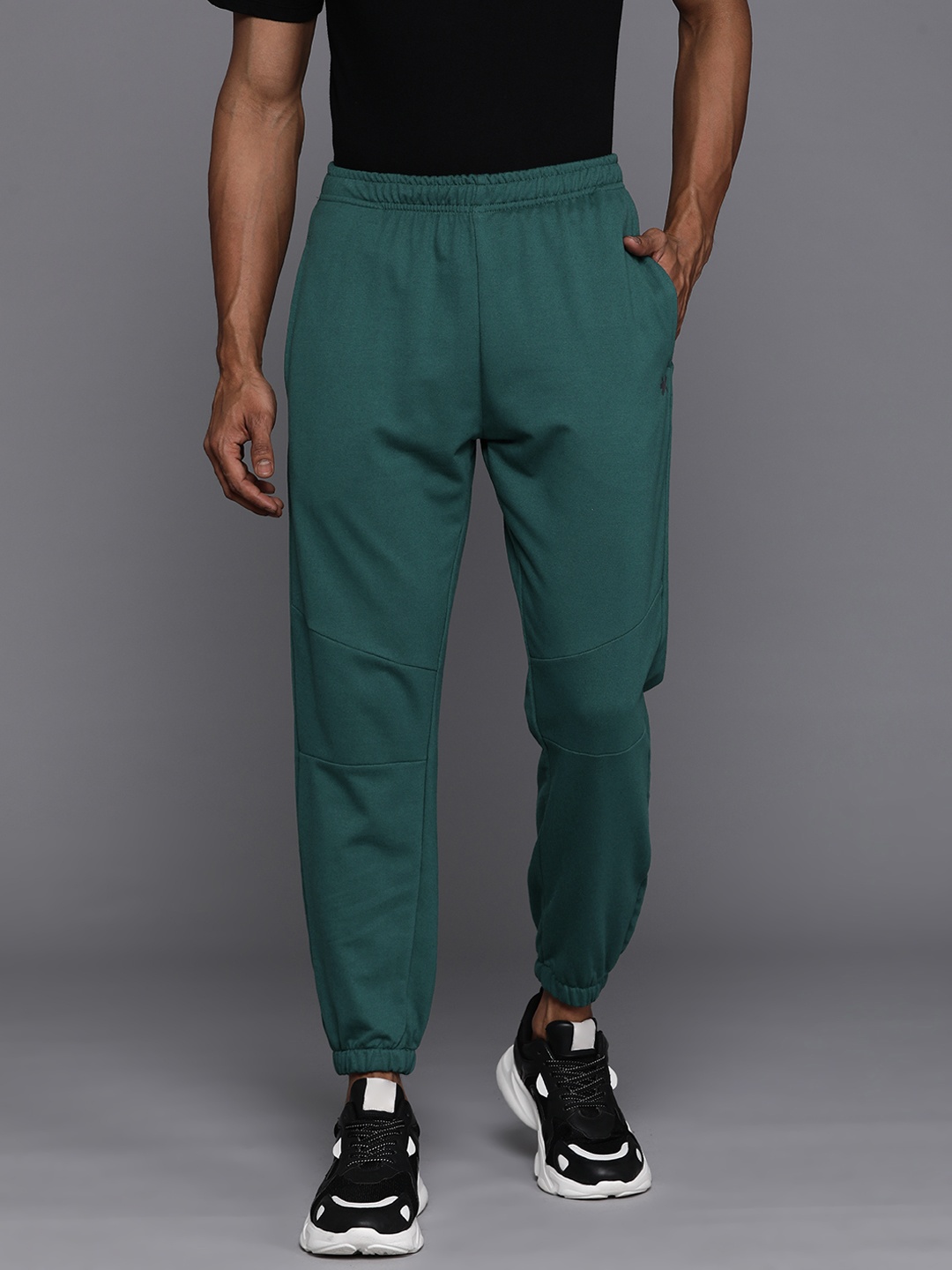 

HRX by Hrithik Roshan Men Panelled Lifestyle Joggers, Green