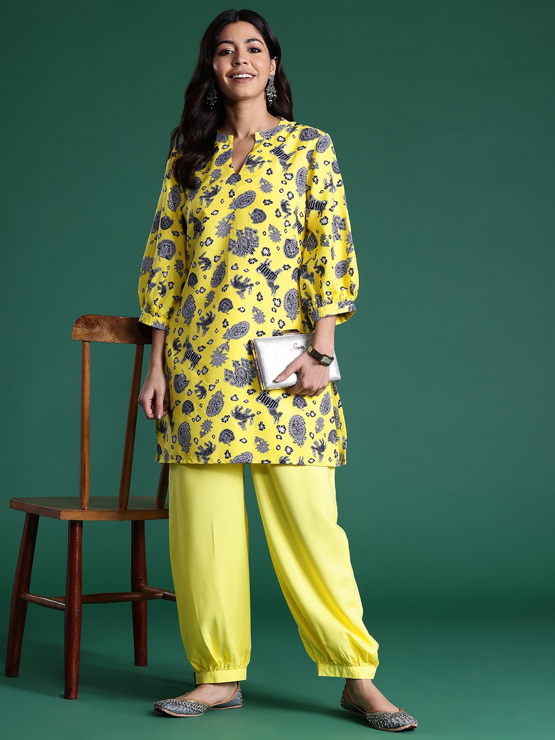 

Sangria Printed Regular Kurta with Salwar, Yellow