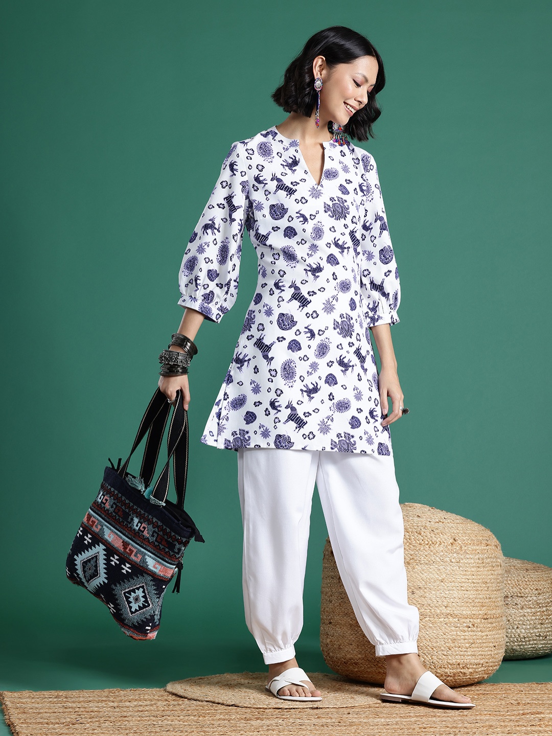 

Sangria Ethnic Motifs Printed Puff Sleeves Kurta with Salwar, White