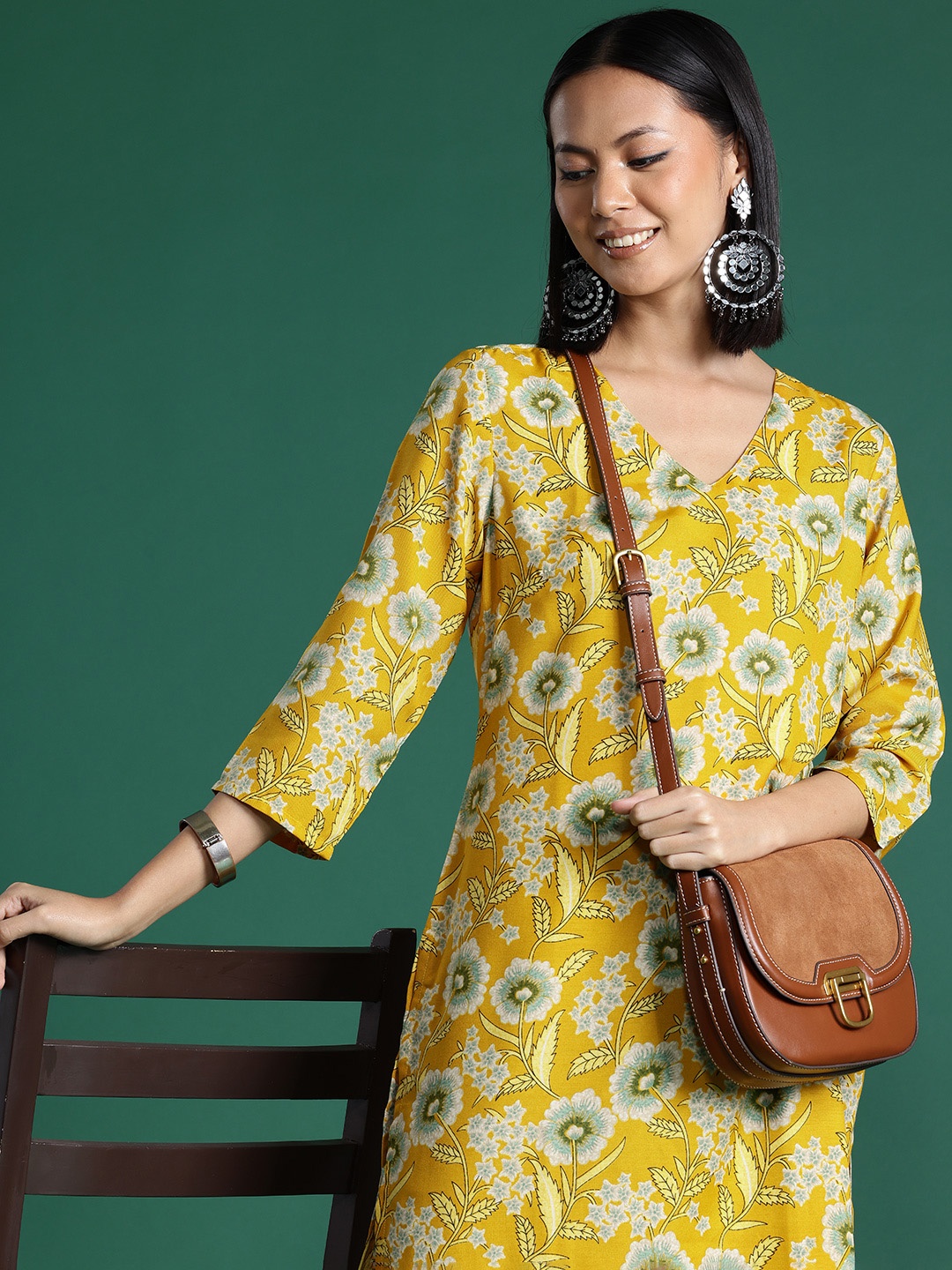 

Sangria Floral Print V-Neck Kurta, Mustard