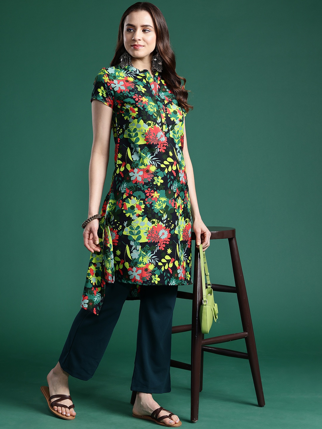 

Sangria Floral Print Kurta, Black