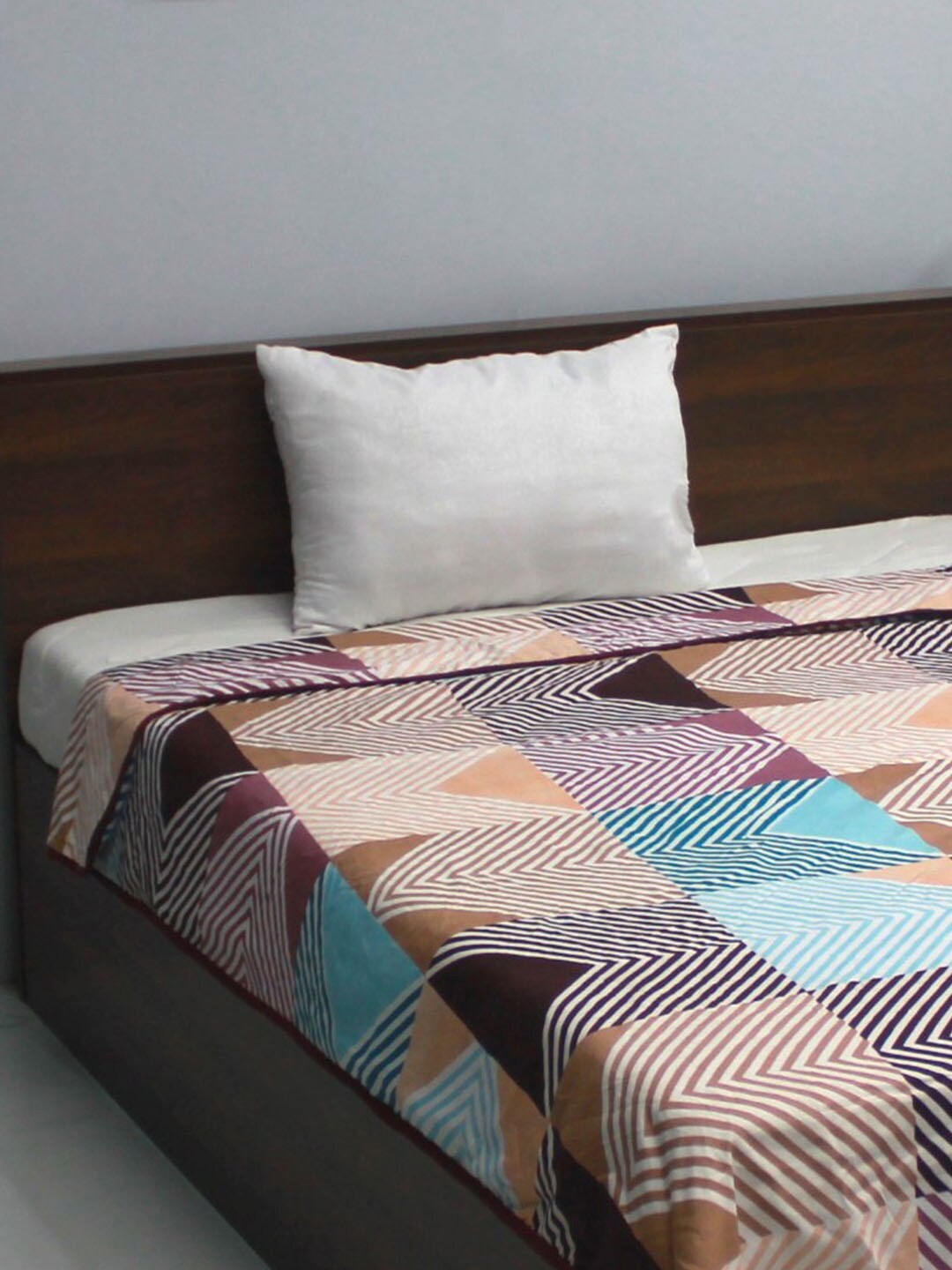 

Rubix Home All Season Brown & Blue Ethnic Motifs AC Room 110 GSM Single Bed Dohar
