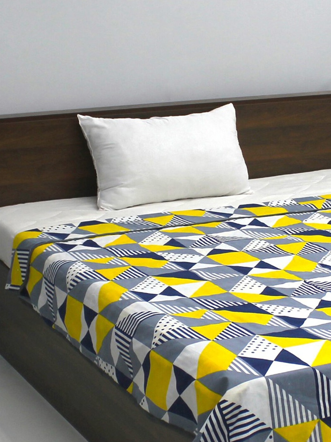 

Rubix Home All Season Yellow & Grey Printed AC Room 110 GSM Single Bed Dohar