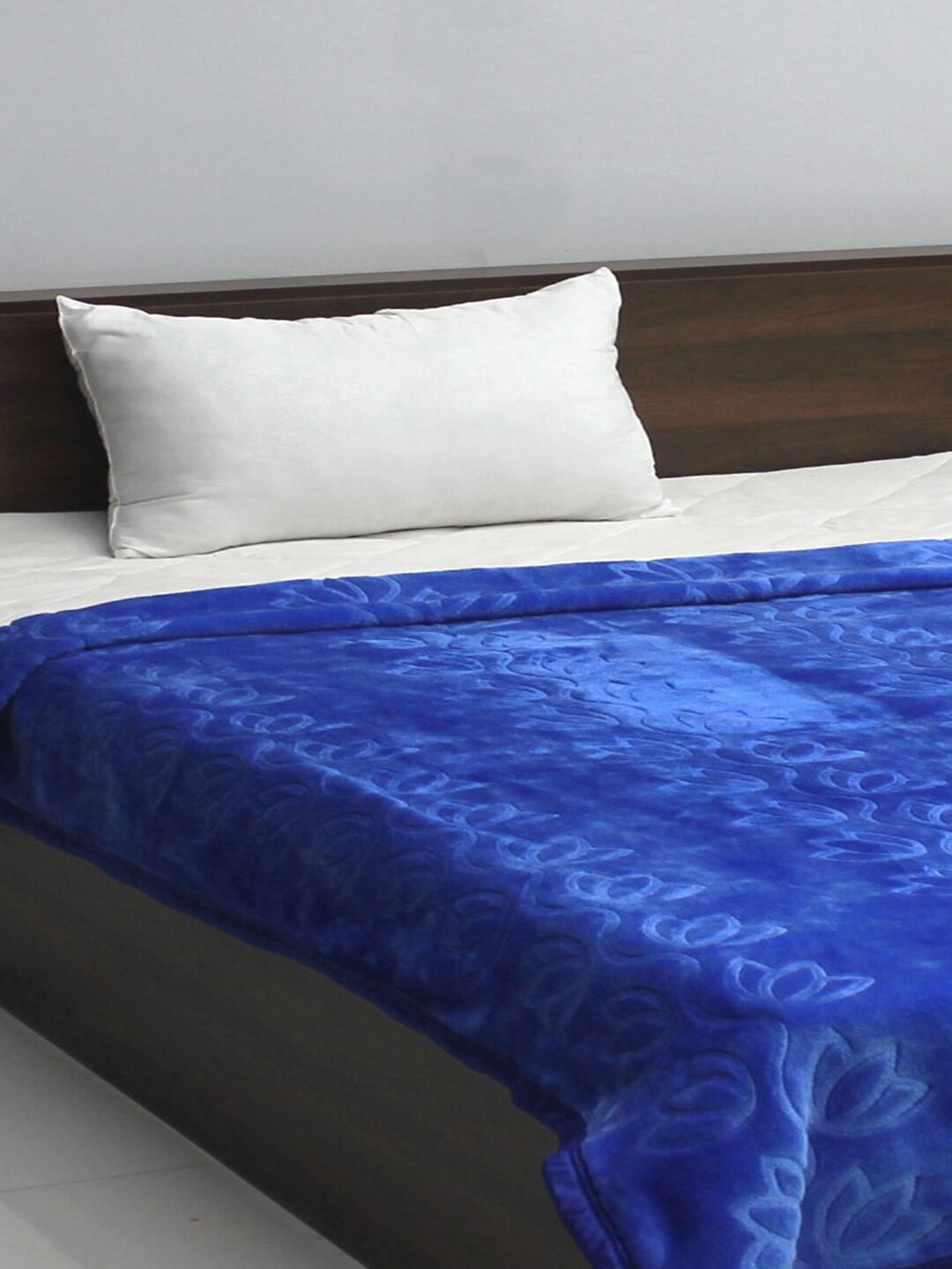

Rubix Home Blue Printed AC Room 300 GSM Single Bed Blanket