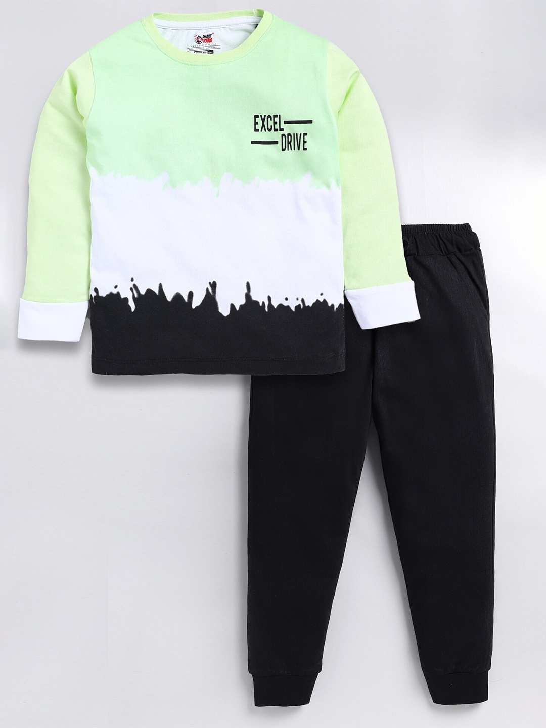 

SmartRAHO Boys Colourblocked Pure Cotton T-shirt with Trousers, Green