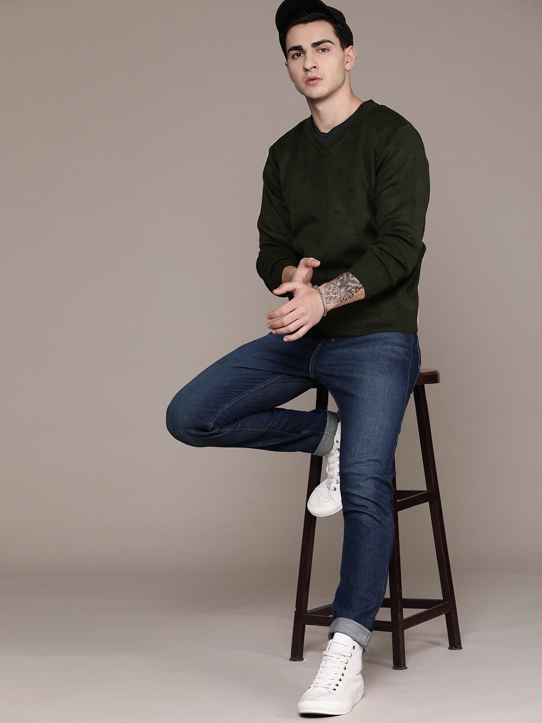

Roadster Men Printed Pullover, Olive