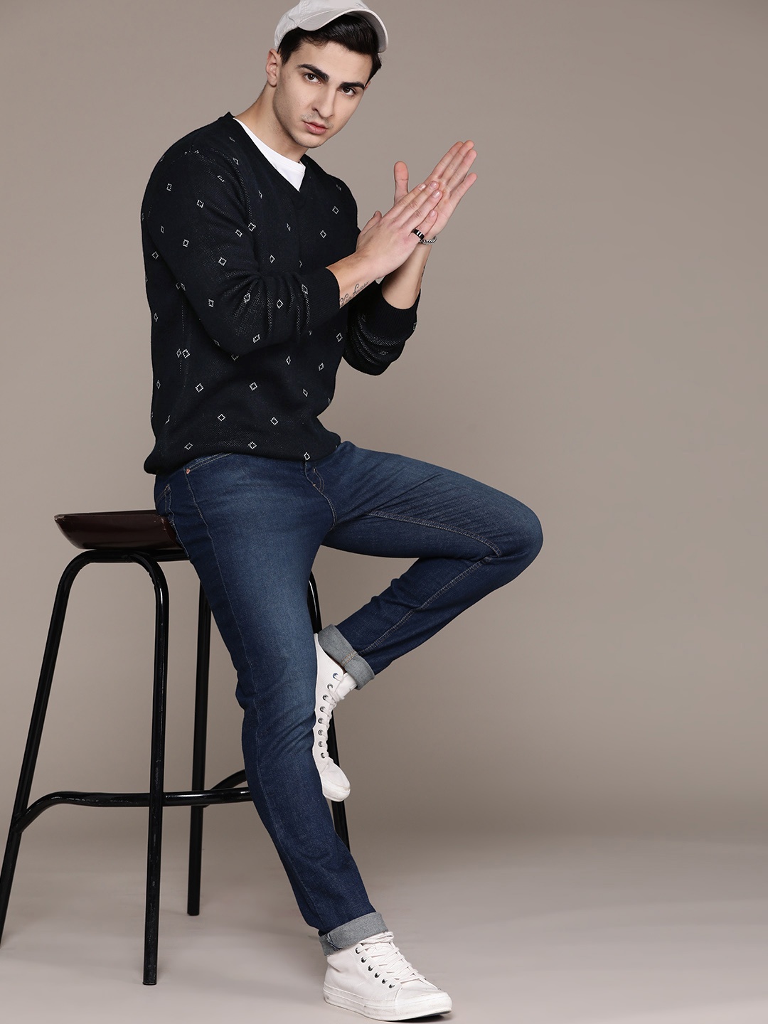

Roadster Men Printed Sweater Vest, Navy blue