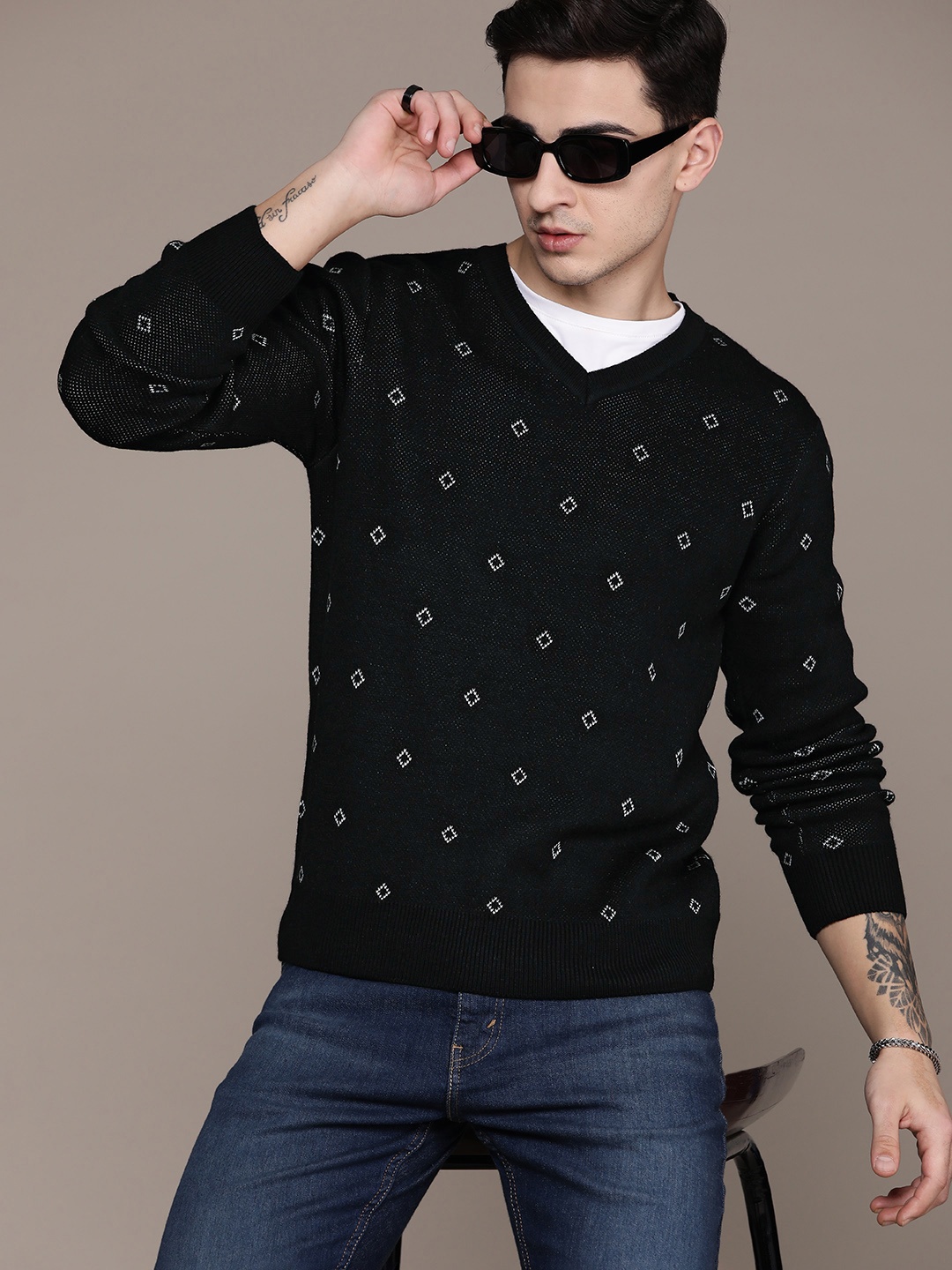 

Roadster Men Printed Sweater Vest, Black