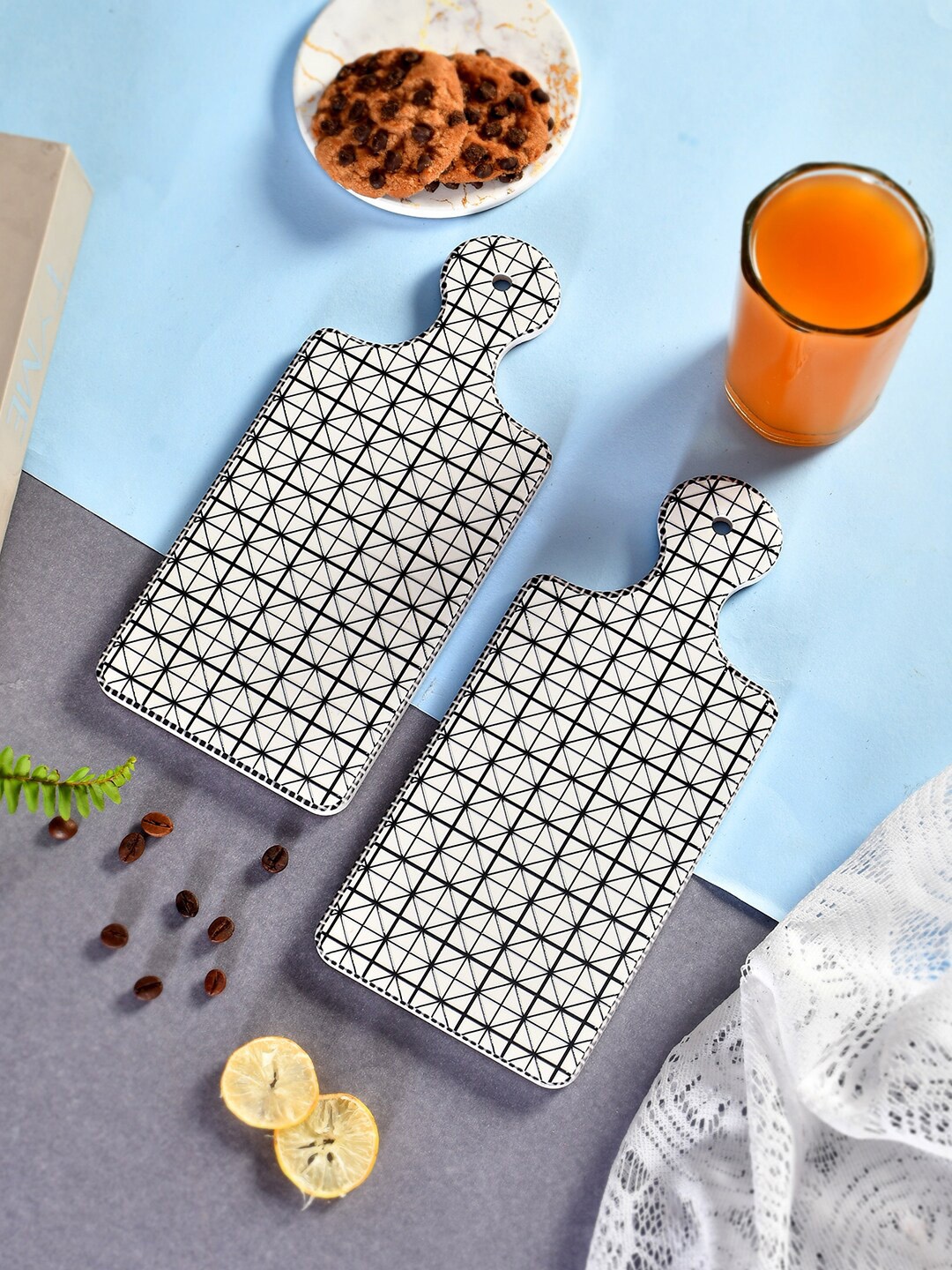 

TAYHAA 2Pieces Black & Grey Printed Ceramic Platter With Handle Serve ware