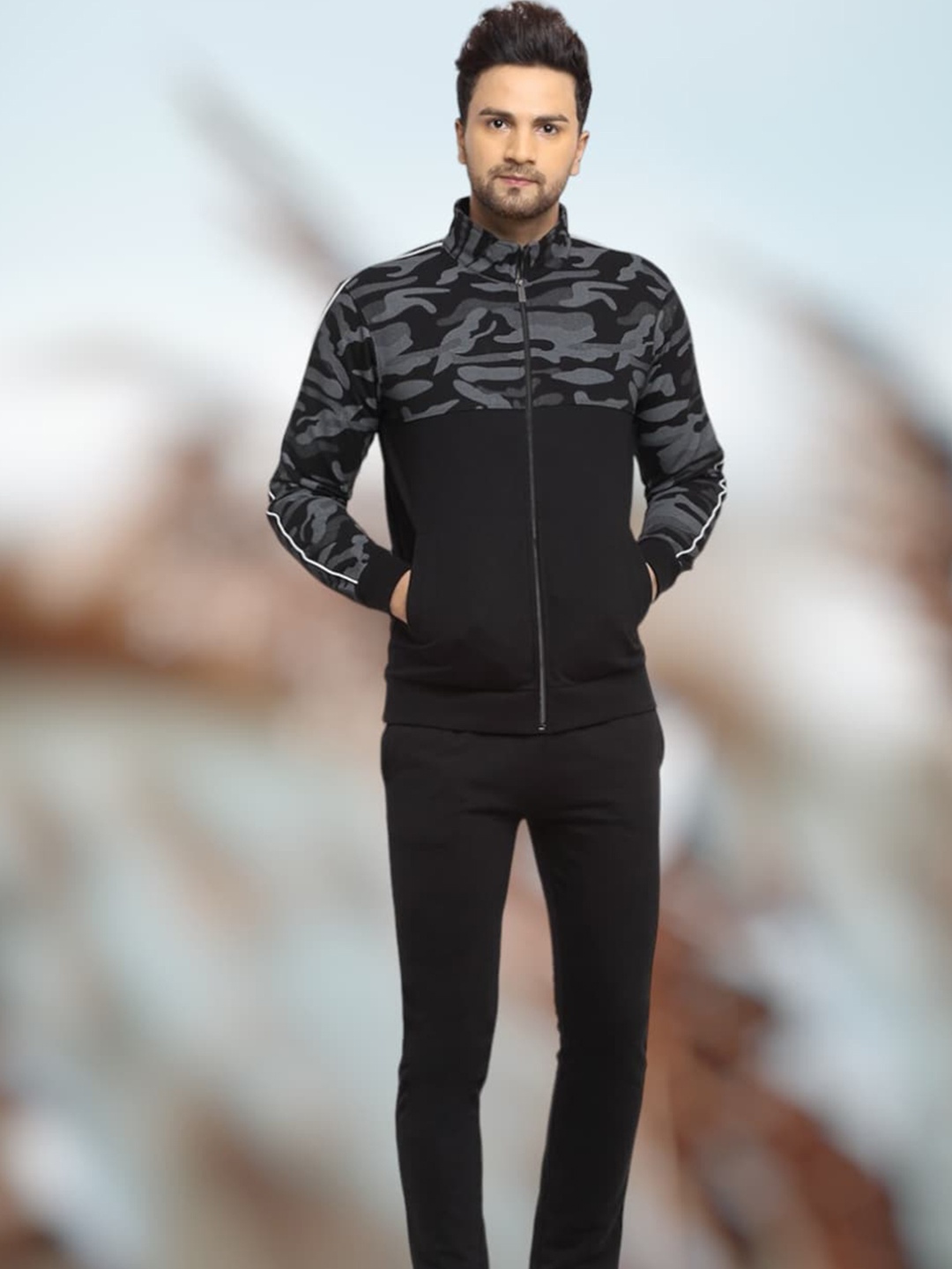 

WILD WEST Camouflage Printed Fleece Cotton Tracksuits, Black