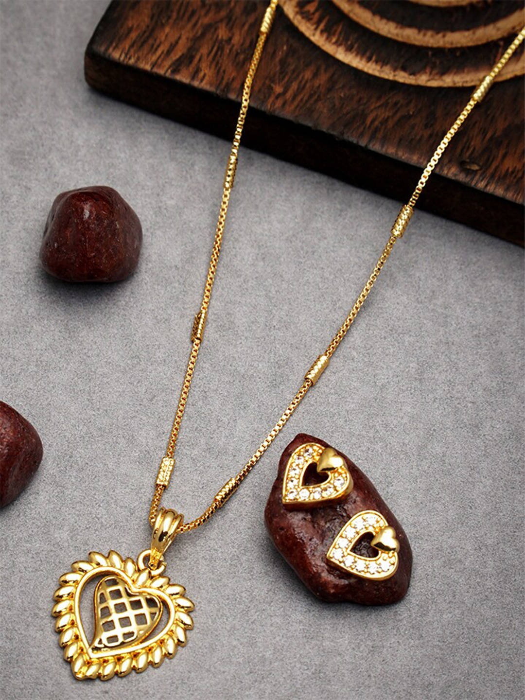 

Ramdev Art Fashion Jwellery Gold Plated Jewellery Set