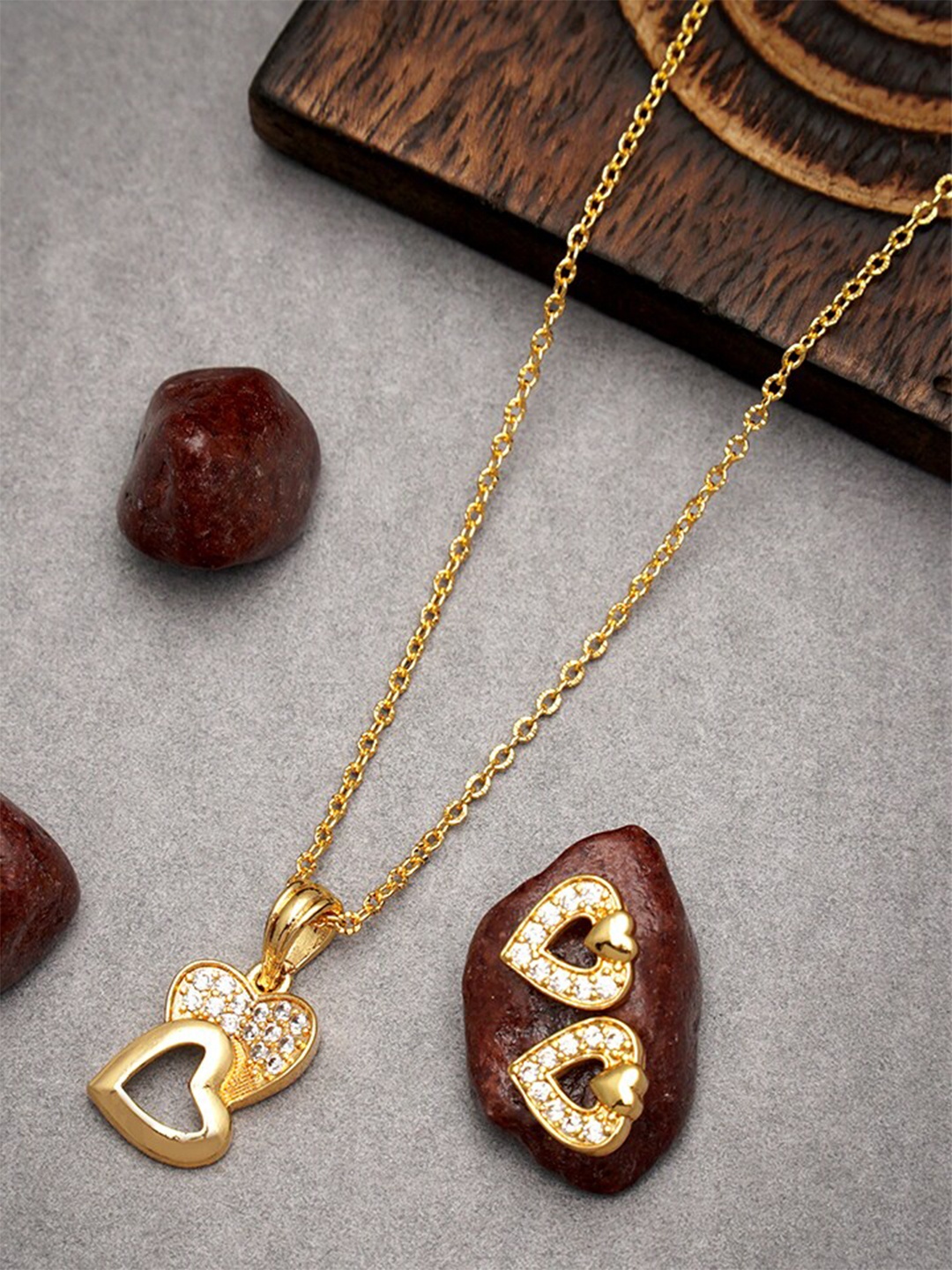 

Ramdev Art Fashion Jwellery Gold Plated Jewellery Set