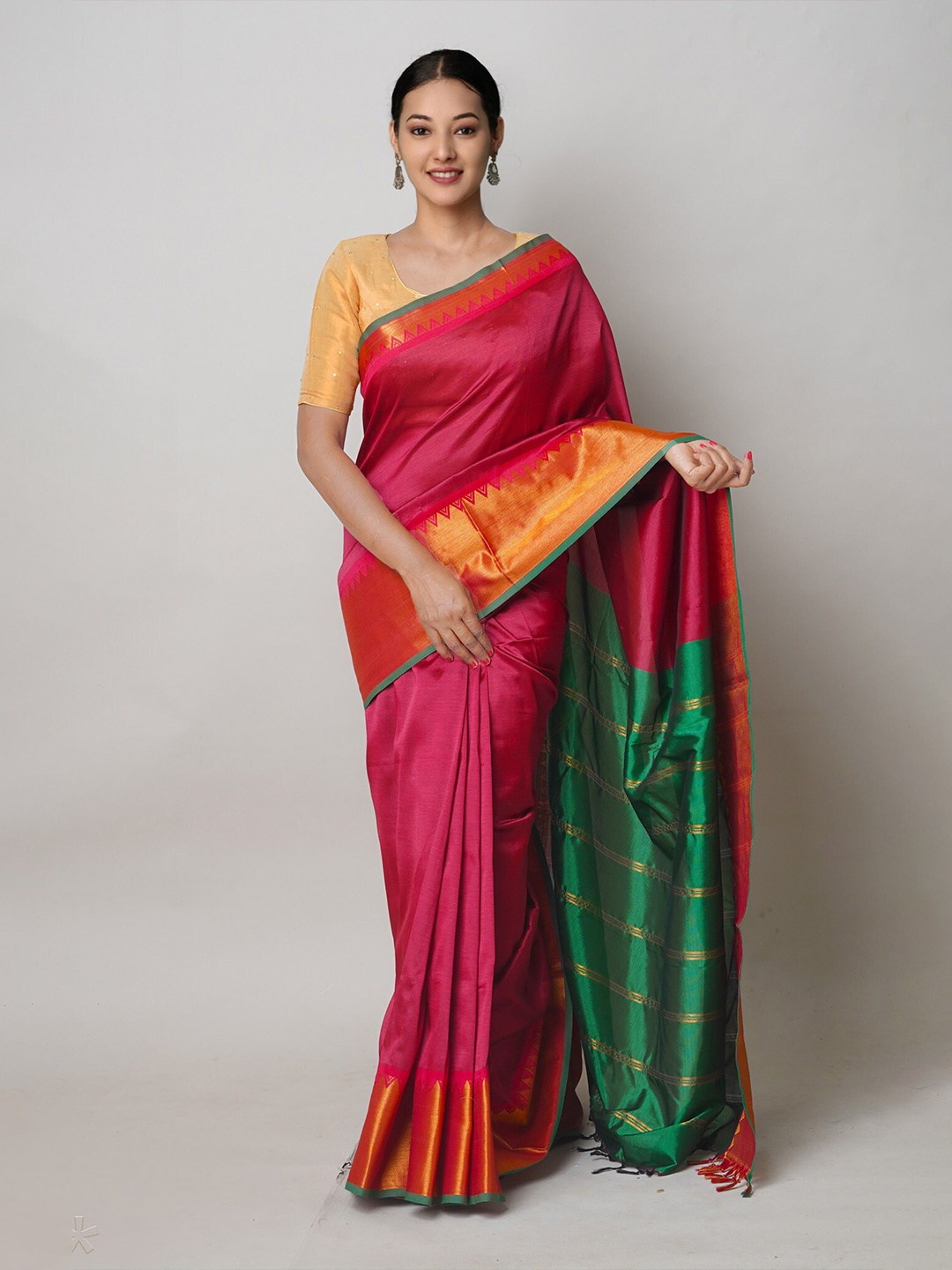 

Unnati Silks Pure Silk Handloom Narayan Peth Saree, Maroon