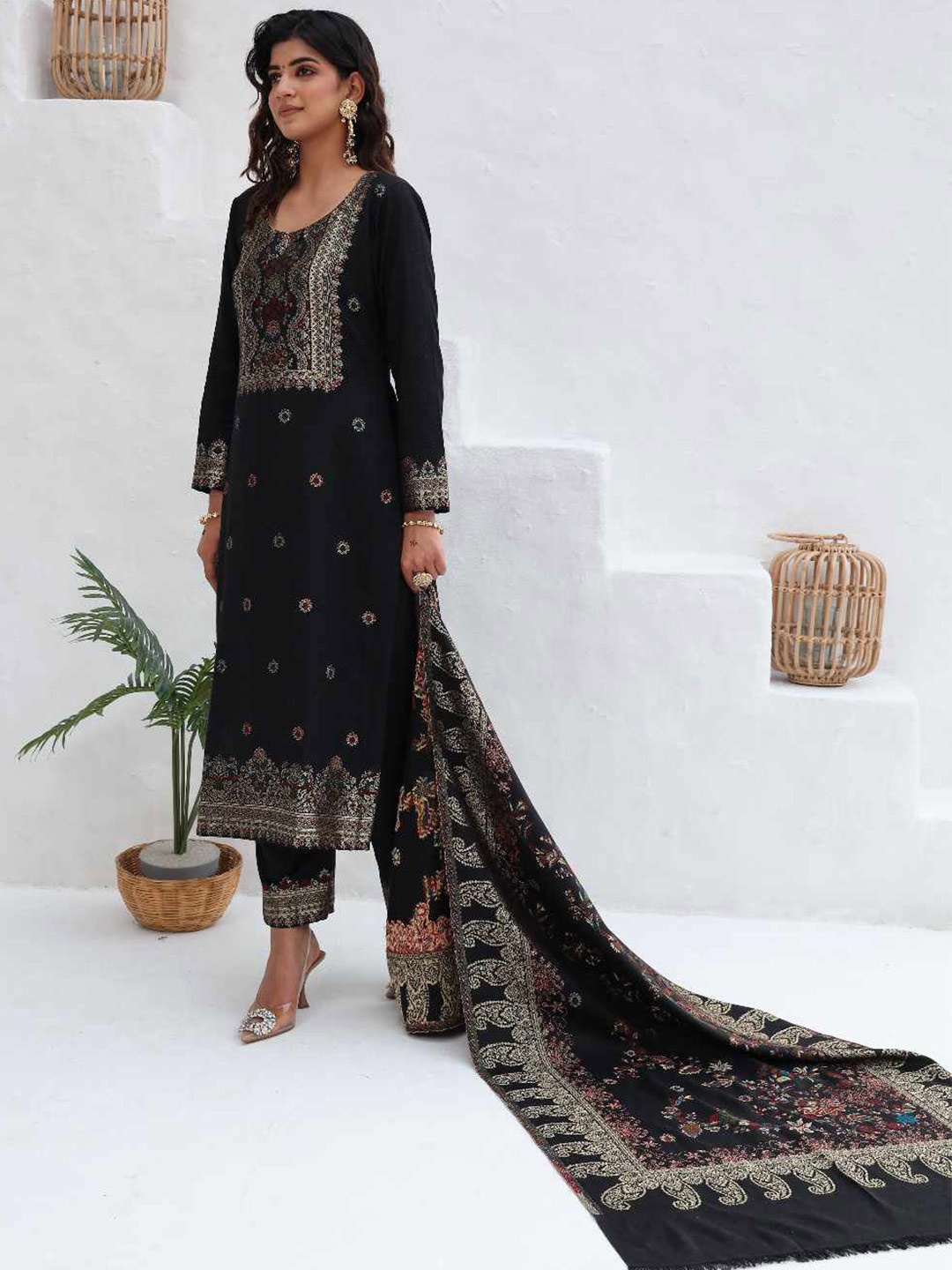 

KIDAR Floral Printed Unstitched Dress Material, Black