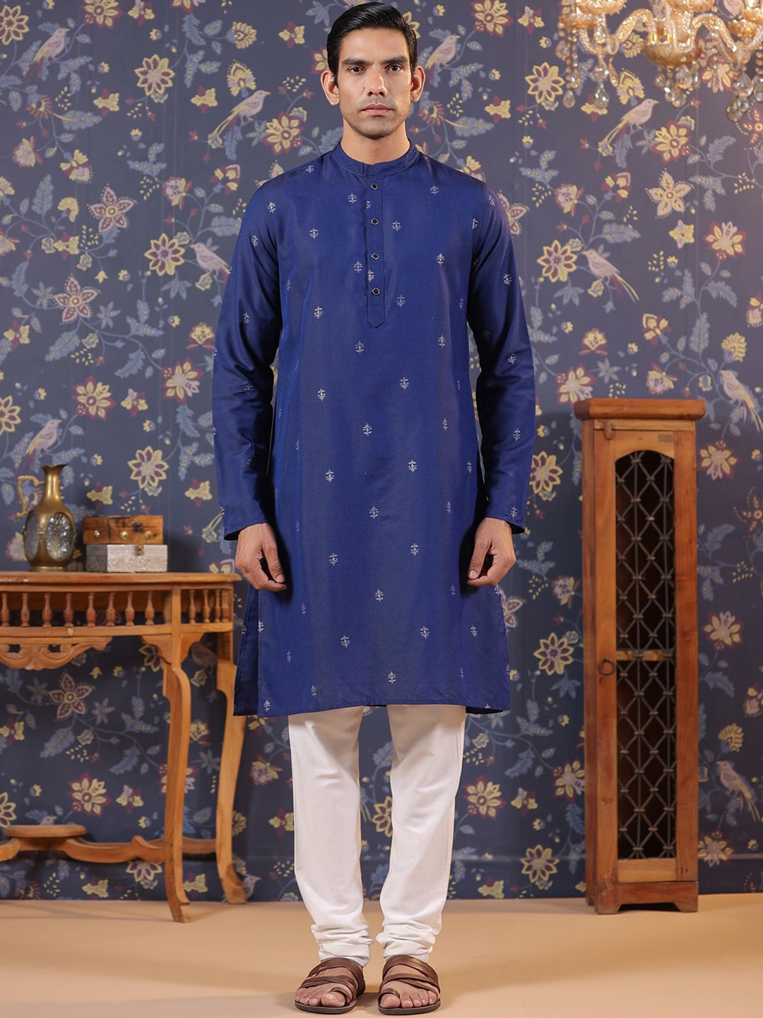 

Ode by House of Pataudi Ethnic Motifs Printed Kurta With Churidar, Navy blue