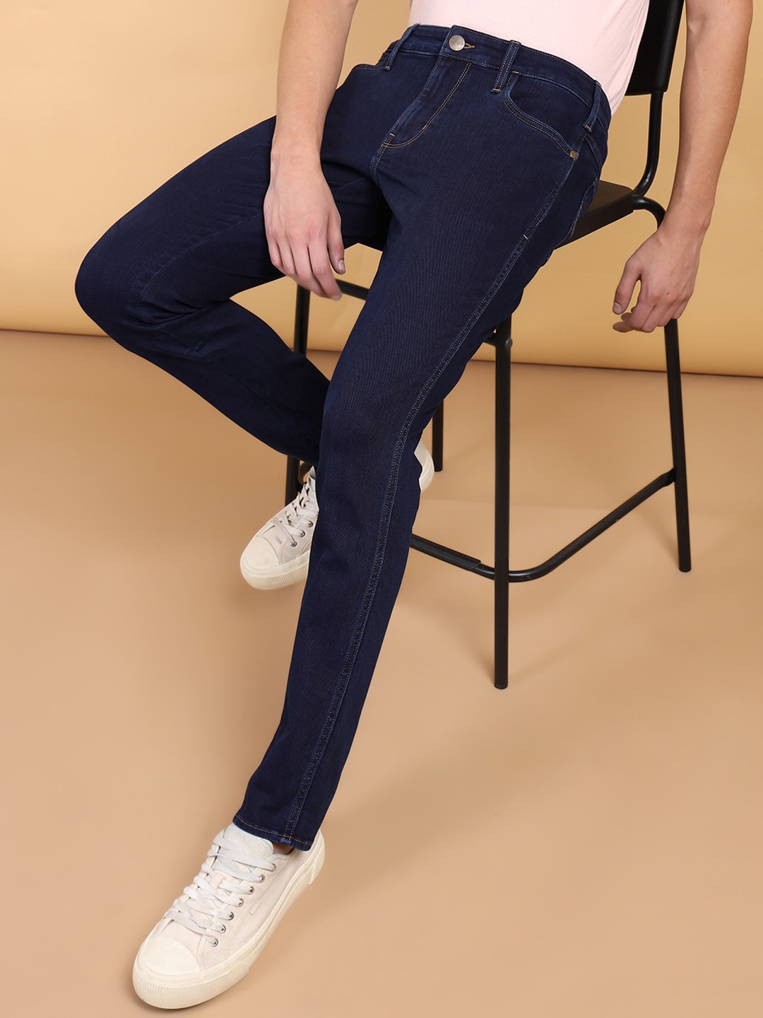 

Wrangler Men Skanders Slim Fit Low-Rise Clean Look Stretchable Jeans, Blue