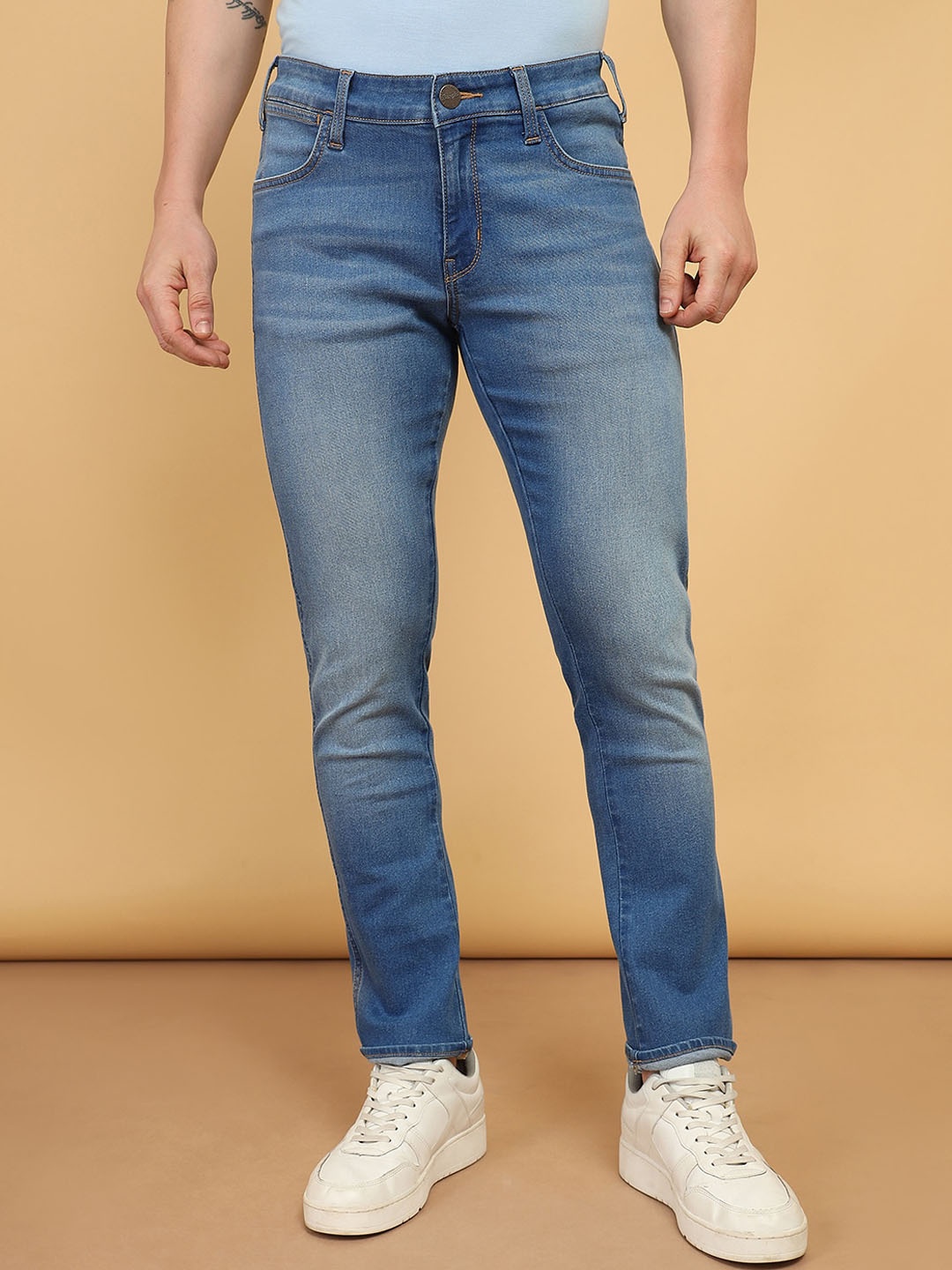 

Wrangler Men Vegas Skinny Fit Low-Rise Clean Look Stretchable Jeans, Blue