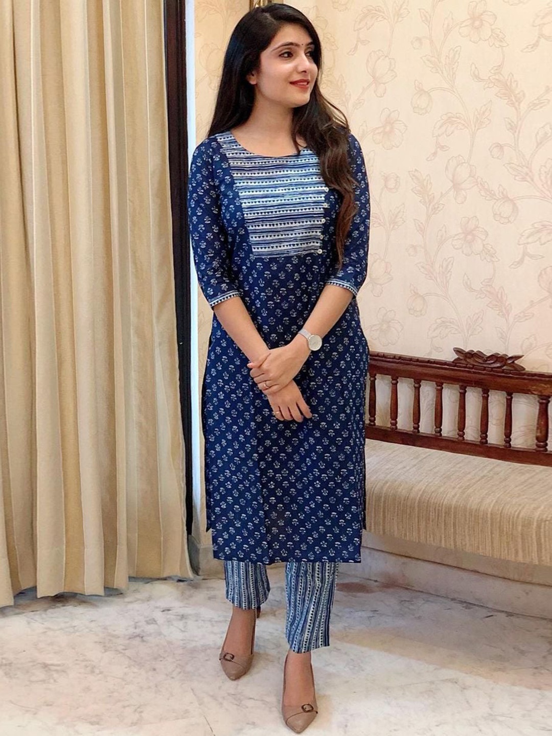 

KALINI Ethnic Motifs Printed Kurta with Trousers, Navy blue