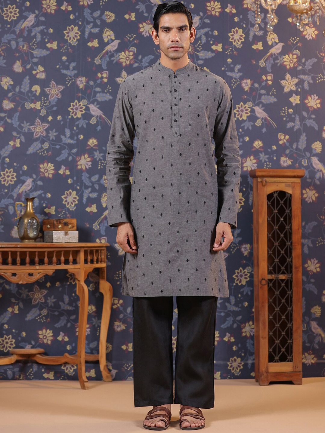 

House of Pataudi Ethnic Motifs Embroidered Mandarin Collar Cotton Straight Kurta, Grey