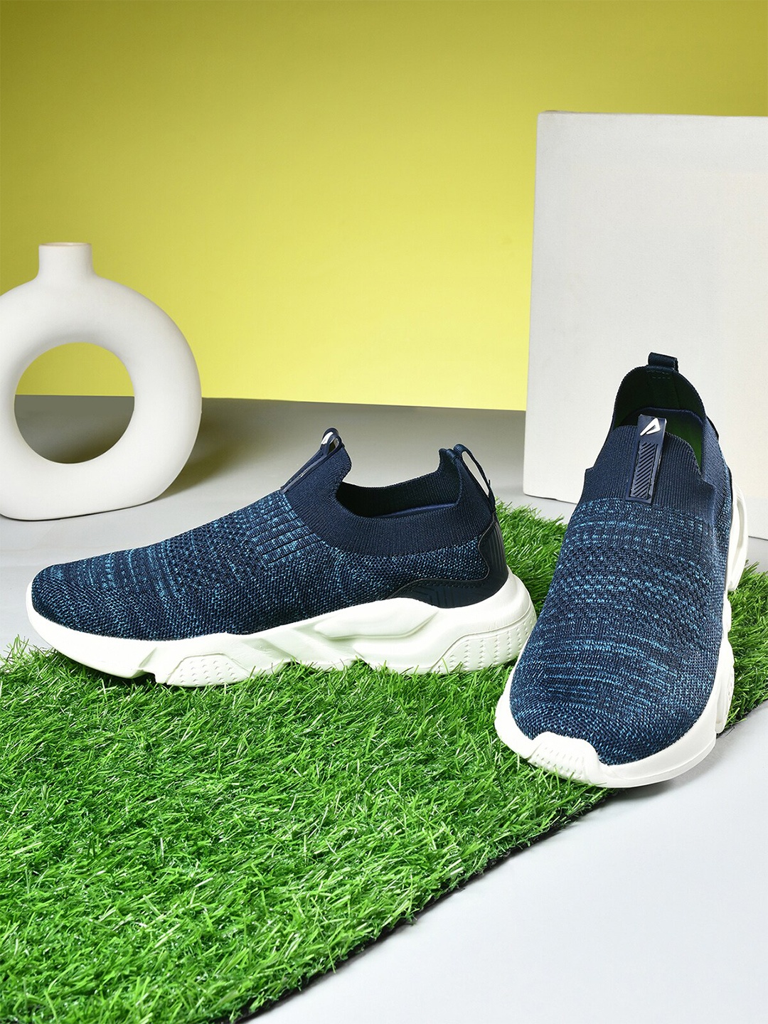 

IMPAKTO Men Mesh Running Shoes, Blue