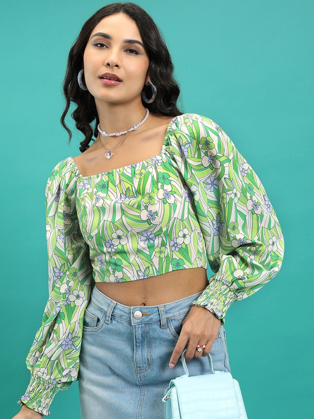 

Tokyo Talkies Green Floral Printed Square Neck Puff Sleeves Smocked Fitted Crop Top