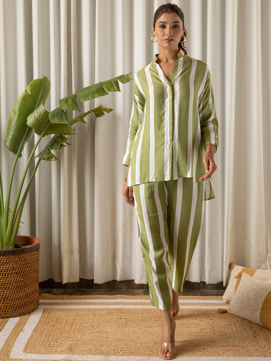 

Kapraaha Striped Mandarin Collar Pure Cotton High Low Shirt With Trousers, Green