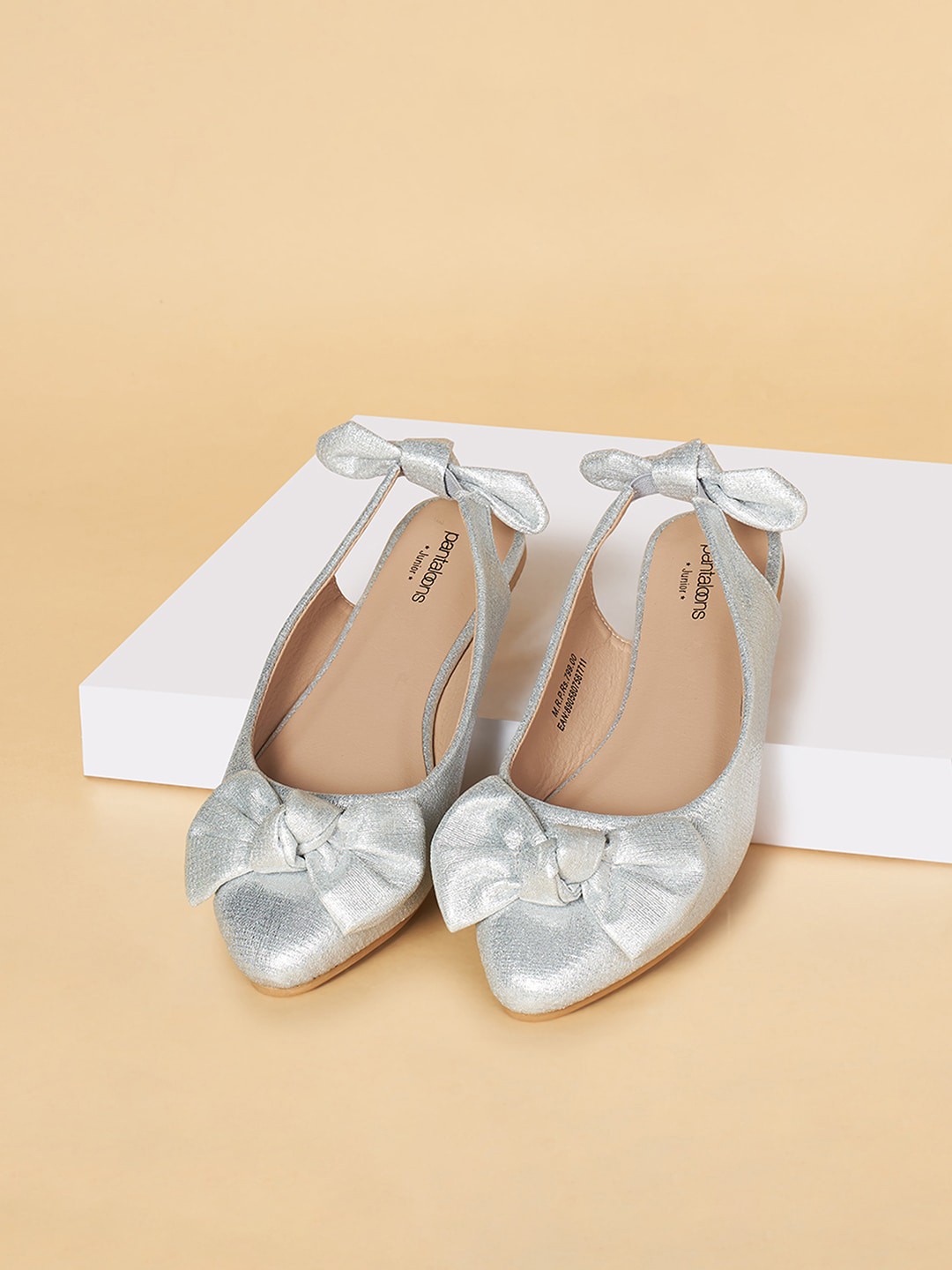 

Pantaloons Junior Girls Bow Embellished Mules, Silver