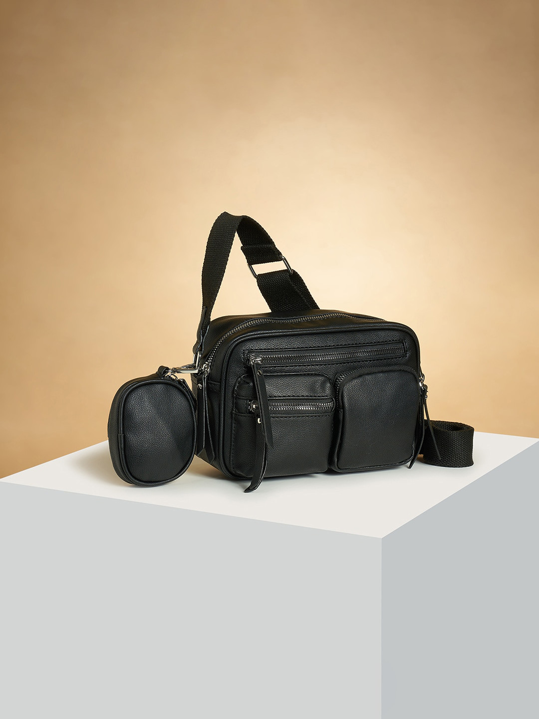

Forever Glam by Pantaloons Structured Handheld Bag, Black