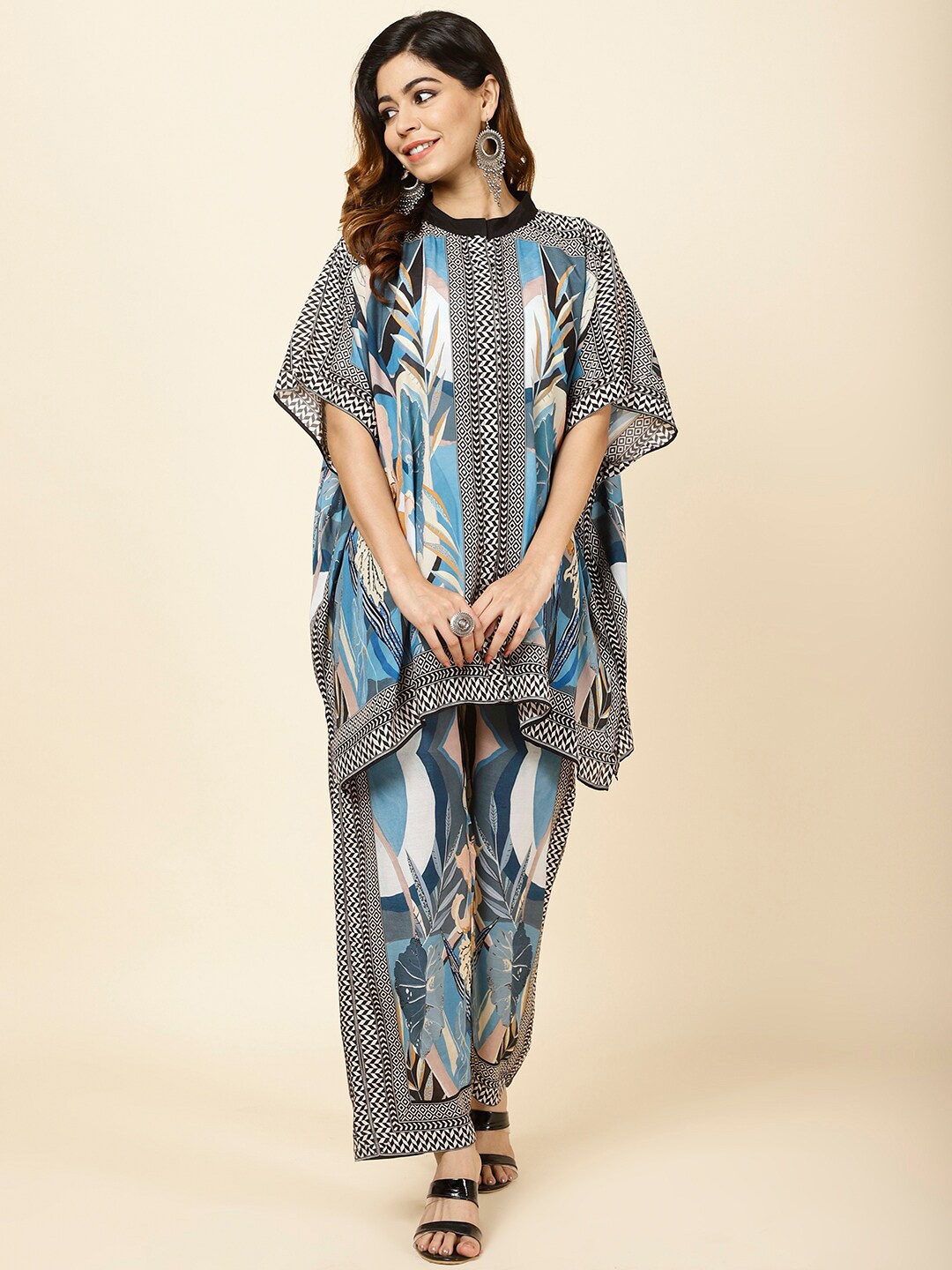 

Meena Bazaar Abstract Printed Flared Sleeves Kaftan Kurti With Trousers, Blue